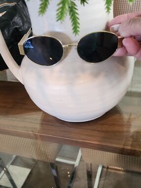 SHEIN Gold Frame Black Lens Oval Sunglasses